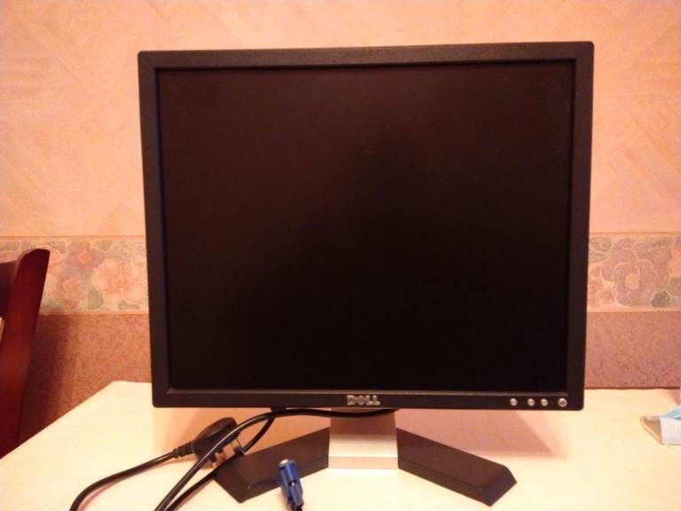 Dell Monitor E196FP 19" Flat Panel TFT LCD Monitor
