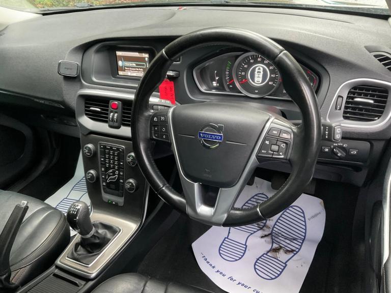 2015 Volvo V40 D2 Cross Country Lux Nav 5dr HATCHBACK DIESEL Manual