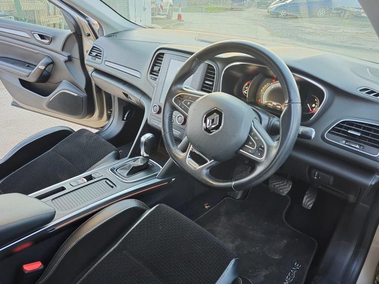 2016 Renault Megane 1.5 dCi Dynamique S Nav EDC Euro 6 5dr Hatchback Diesel Automatic