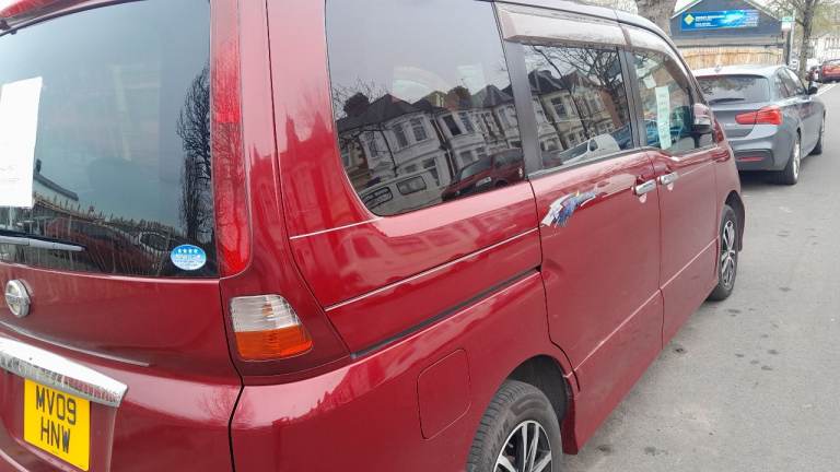 Nissan serena auto 8 seater