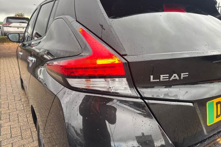 2022 Nissan Leaf 110kW N-Connecta 39kWh 5dr Auto Hatchback Electric Automatic