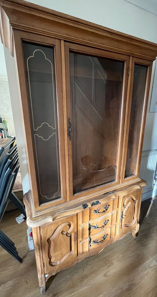 Buffet hutch cabinet