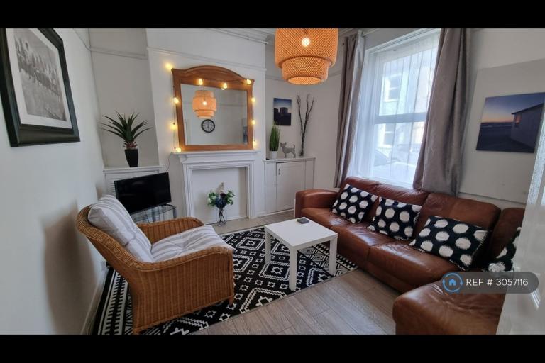 5 bedroom house in Augusta St, Cardiff, CF24 (5 bed) (#3057116)