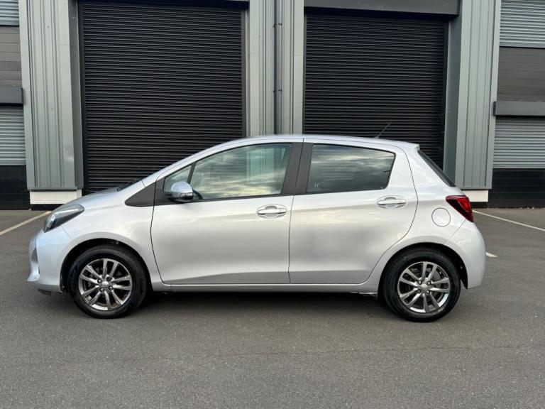 2015 Toyota Yaris 1.33 VVT-i Icon 5dr CVT HATCHBACK PETROL Automatic