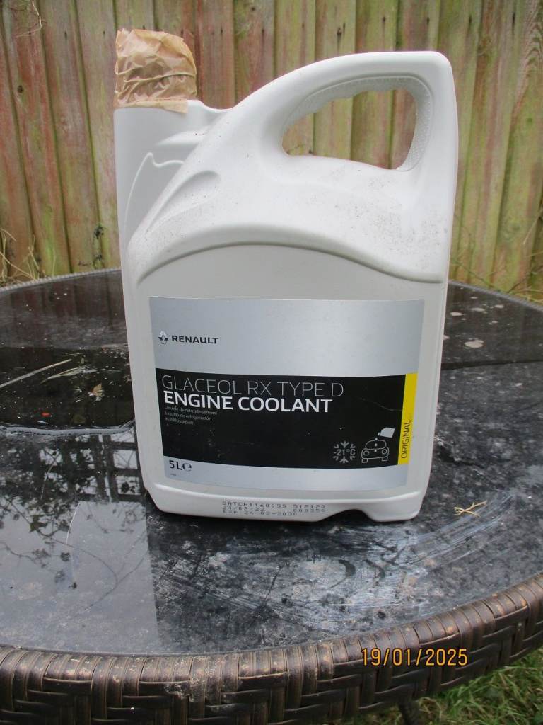 Renault/Dacia pre-mixed coolant, 5 litres. Yellow colour.