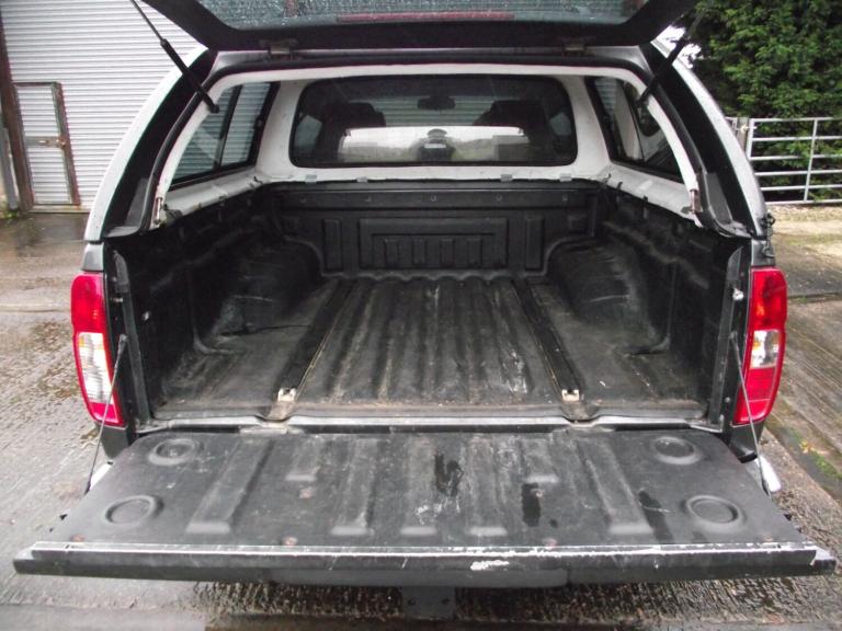 2012 Nissan Navara Double Cab Pick Up Tekna 2.5dCi 190 4WD PICK UP Diesel Manual