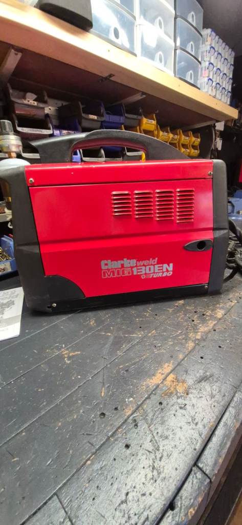 Clarke 130en turbo mig welder in great condition , comes with mask ,wire and helmet , 