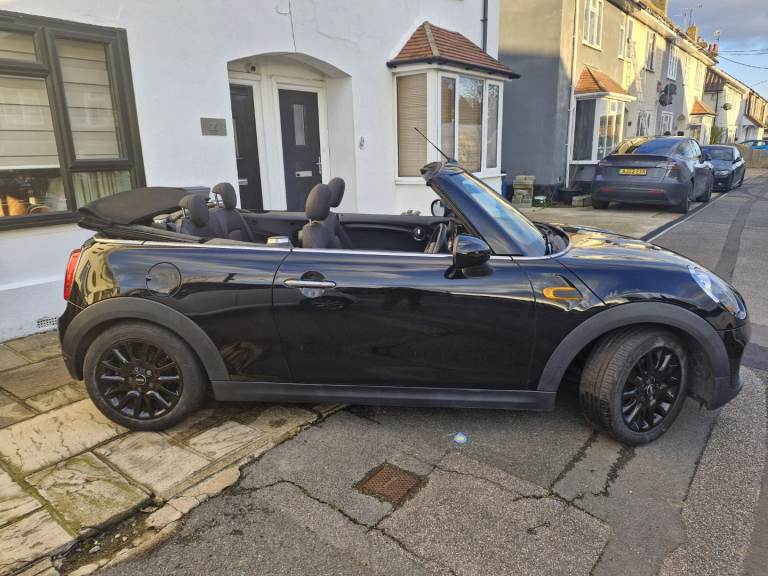 Mini Cooper convertible 