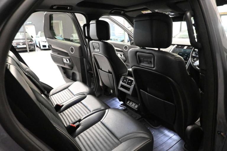 2021 Land Rover Discovery 3.0 Discovery R-Dynamic SE D MHEV Auto 4WD 5dr SUV Diesel Automatic