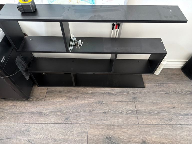 Wall shelf 
