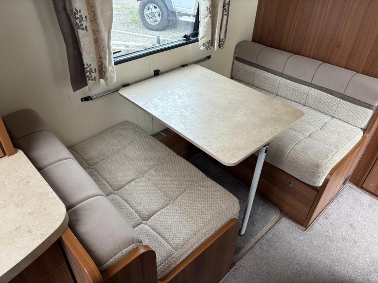 ELDDIS AFFINITY 530 - 3 BERTH CARAVAN + AIR CONDITIONING + MOTORMOVER