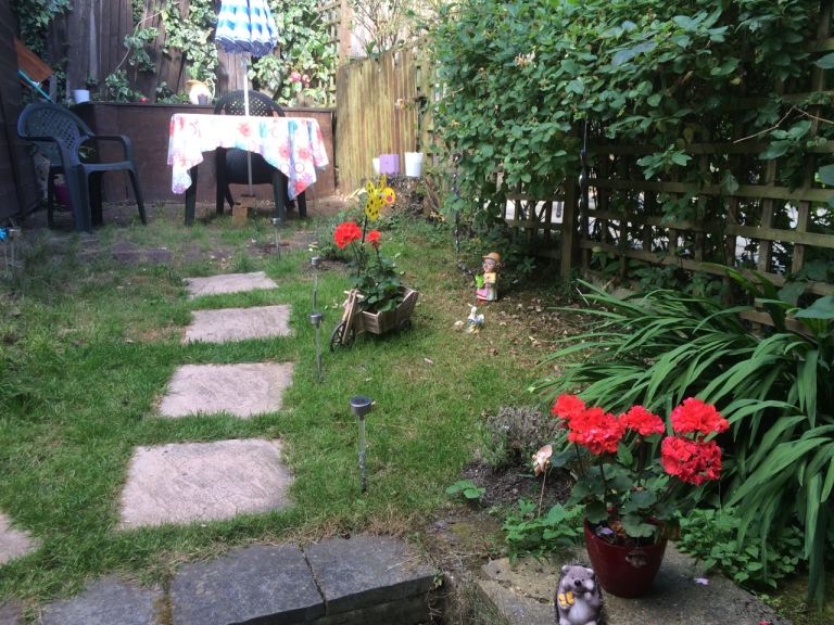 Good Size-High Spec Double Room to rent, Ealing – Pitshanger – Hanger Lane 