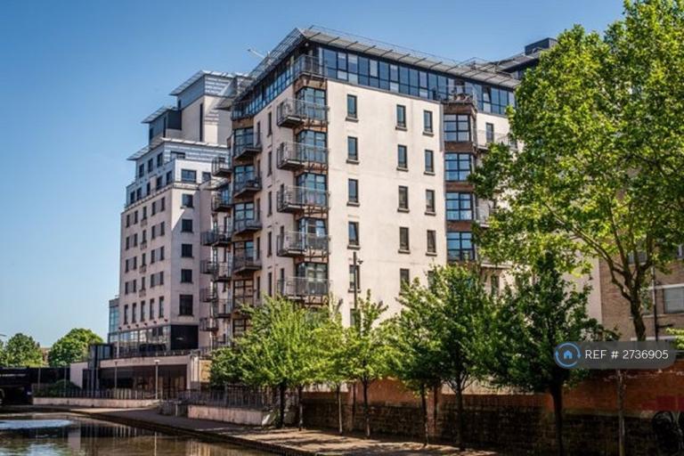 2 bedroom flat in The Atrium, Nottingham, NG2 (2 bed) (#2736905)