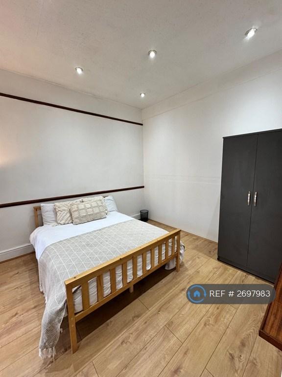 1 bedroom in Ilford, Ilford, IG3 (#2697983)
