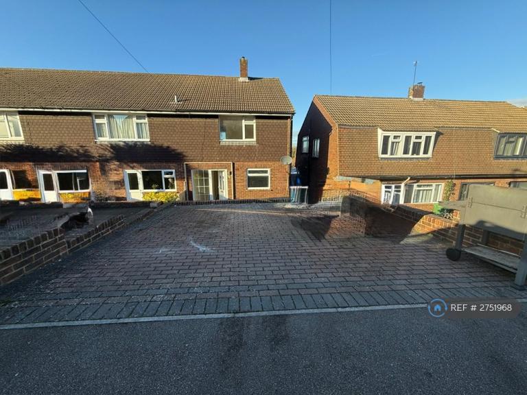 3 bedroom house in Hillary Road, Maidstone, ME14 (3 bed) (#2751968)
