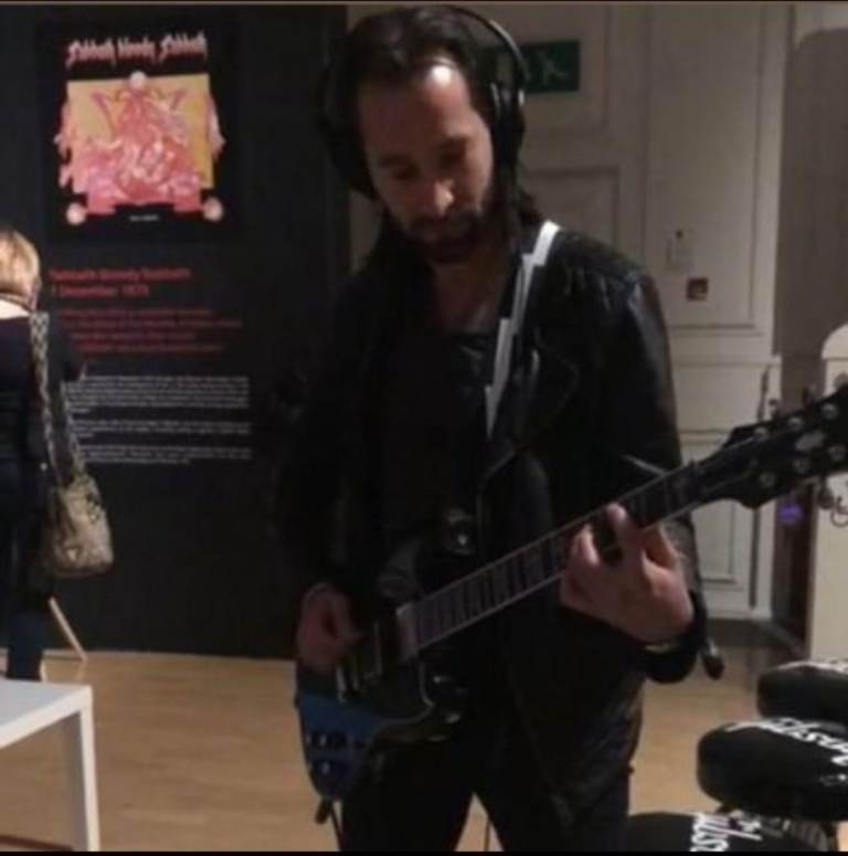 Singer needed for hard-rock / metal covers band