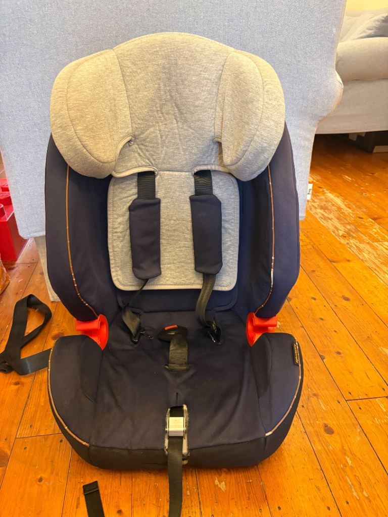 Halfords car seat- FREE