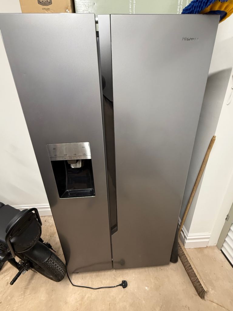 Hisense American Fridge Freezer 