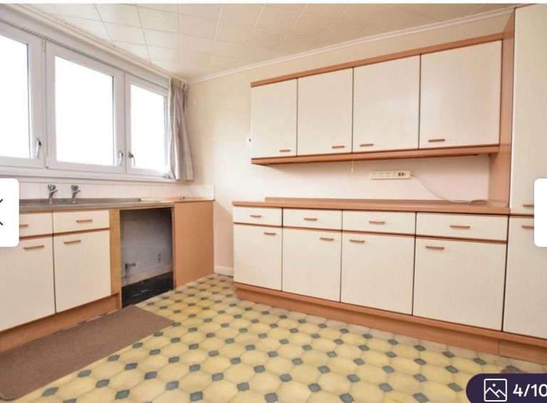 Home Available Near South Harrow Station 