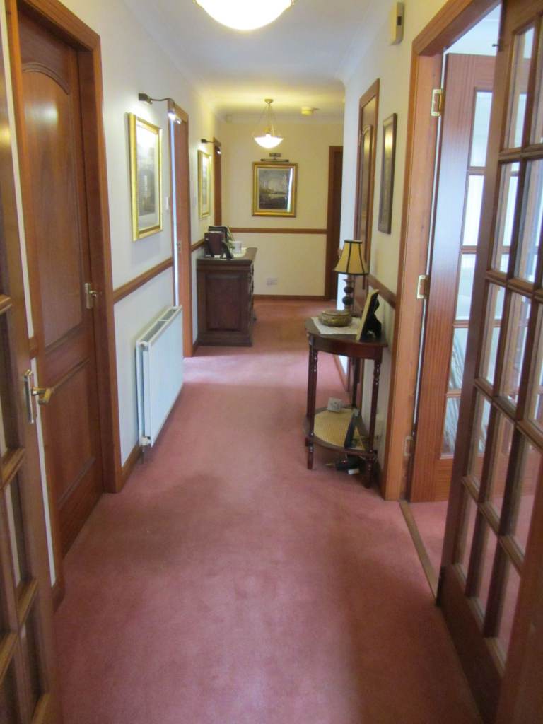 ROOM TO LET IN MODERN BUNGALOW (KIRKCALDY) NOT EDINBURGH