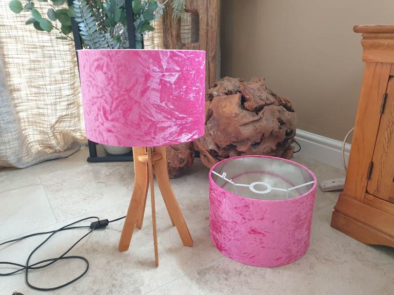 Table lamp plus matching ceiling shade 