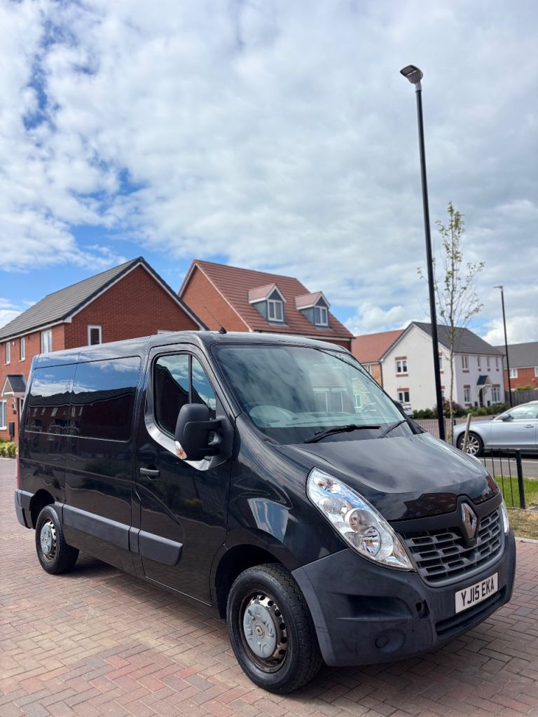 2015 Automatic Renault Master Business, 2.3l Diesel, with only 44K Miles - New MOT