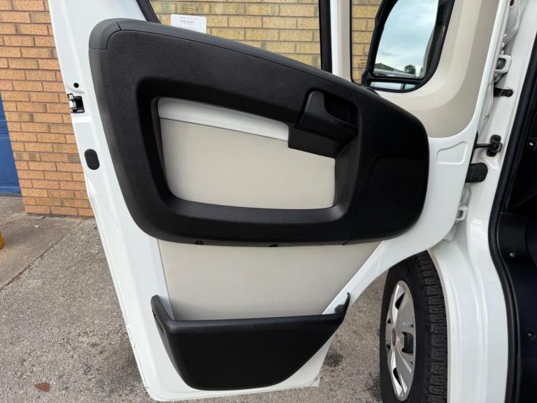 SWIFT ESCAPE 695 - 2017