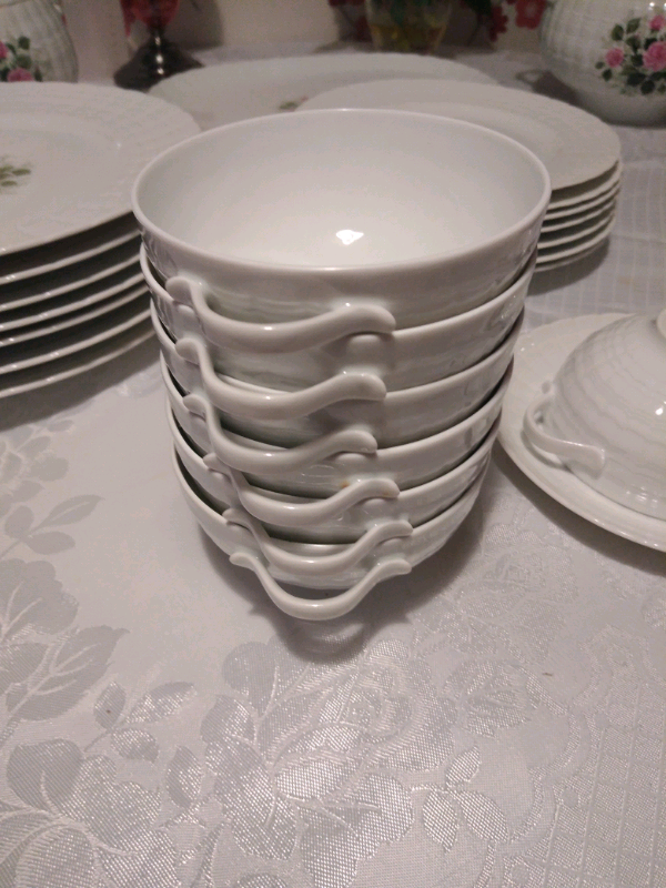 HutschenreutherLucina Rosina Dinner Service 