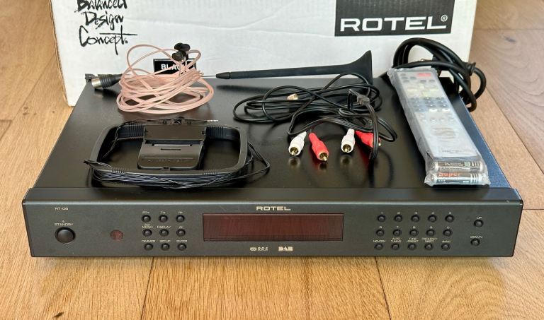 ROTEL RT-06 DAB/AM/FM Stereo Tuner 