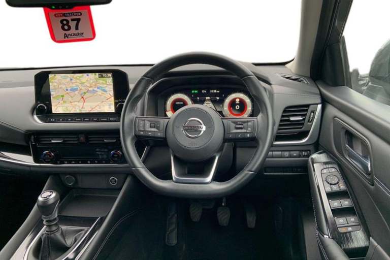 2021 Nissan Qashqai 1.3 DiG-T MH N-Connecta [Glass Roof] 5dr Manual Hatchback Petrol Manual