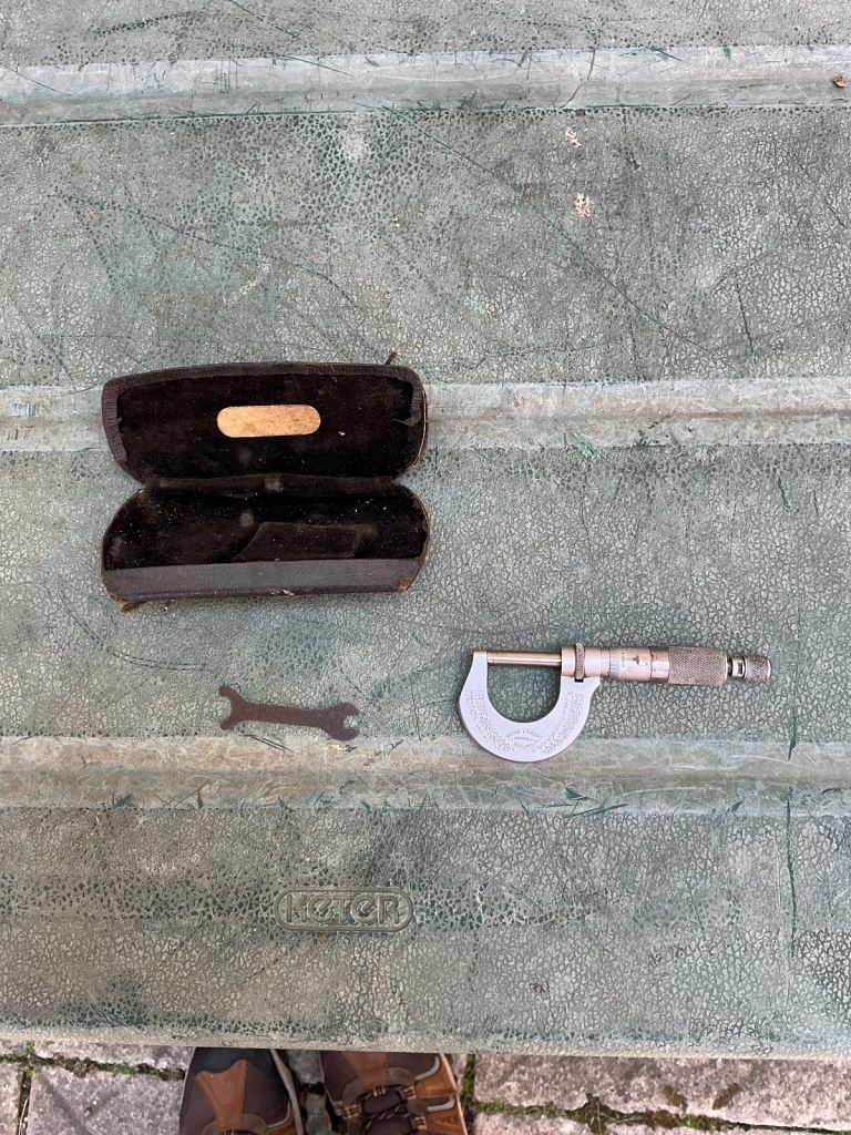 Vintage Moore& wright micrometer caliper vernier original case model 961 blades 