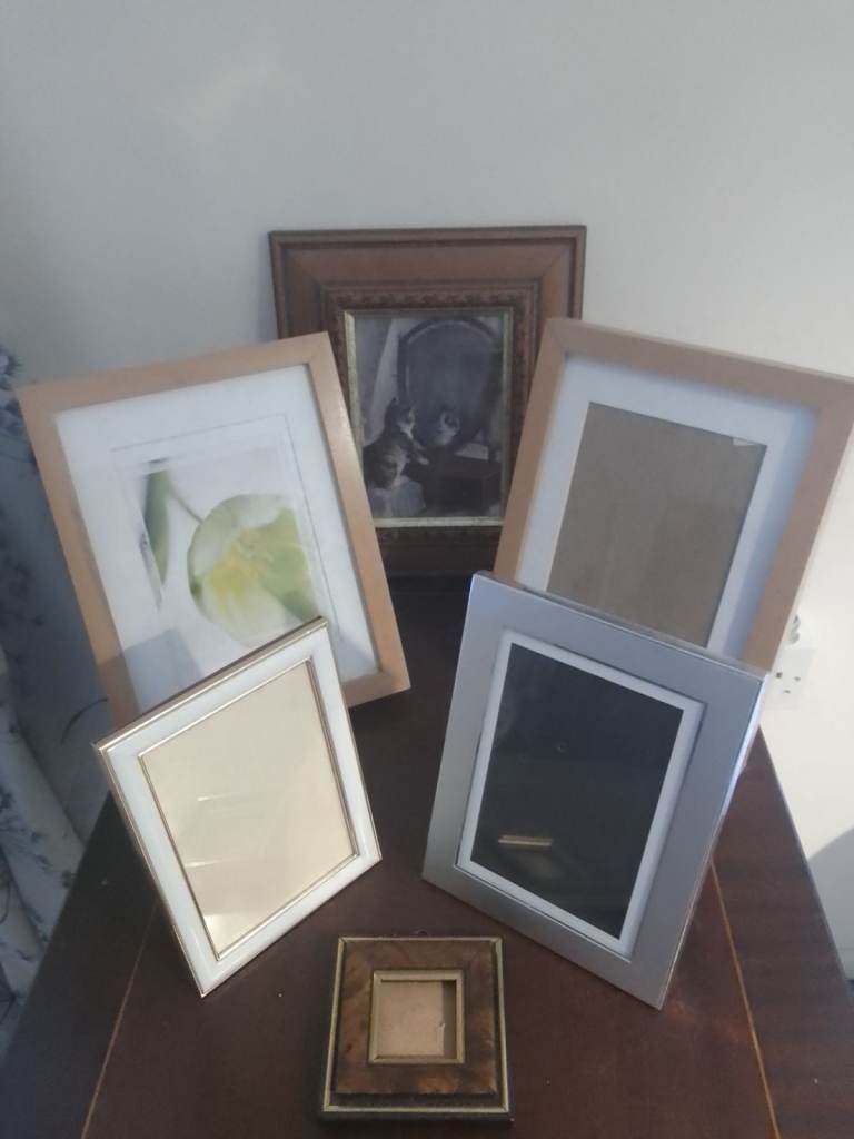 Set of picture frames +