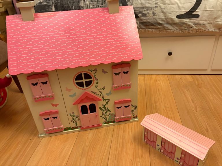 Gorgeous wooden dolls house + accessories 