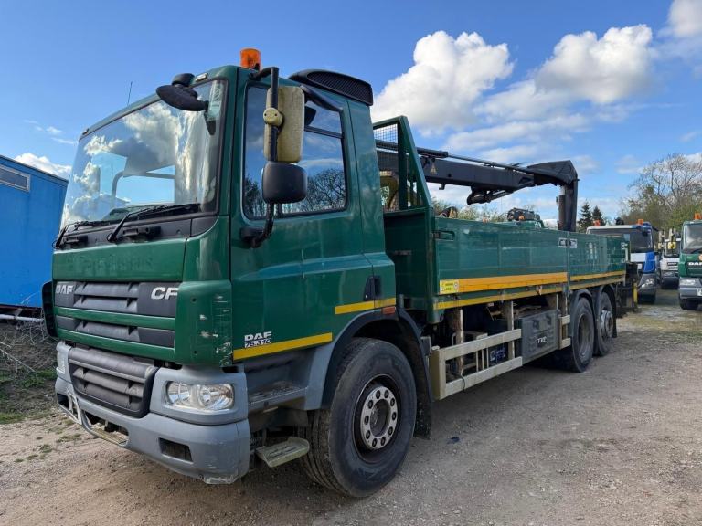 2013 DAF CF 75.310 26T DROPSIDE WITH HMF 1430 CRANE