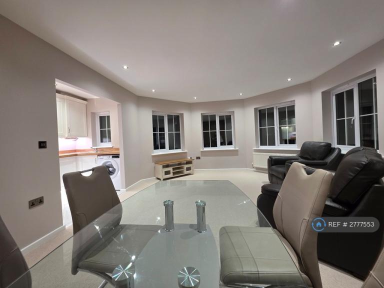 2 bedroom flat in Fulwood, Preston, PR2 (2 bed) (#2777553)