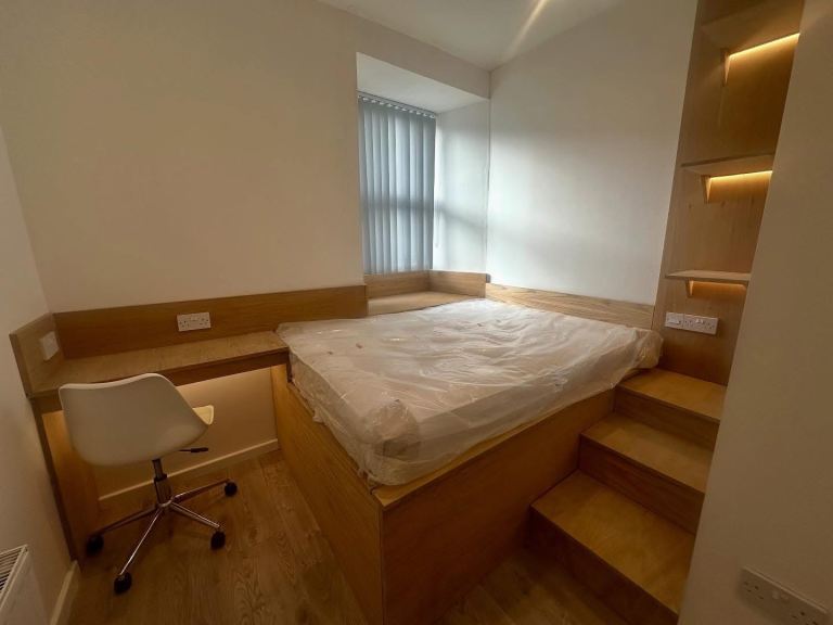 ** Brand New Luxury En-Suite Room **