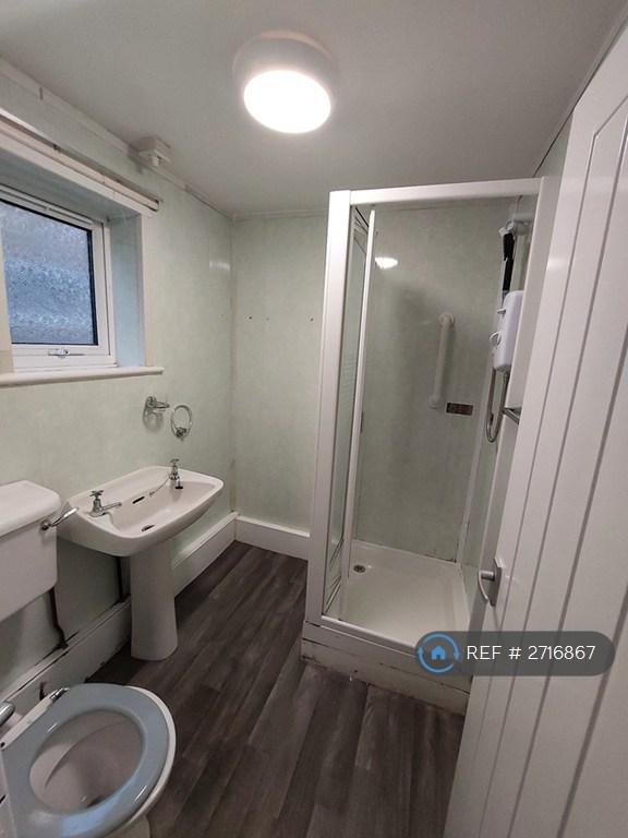 3 bedroom house in Stockdale Crescent, Bamber Bridge, Preston, PR5 (3 bed) (#2716867)