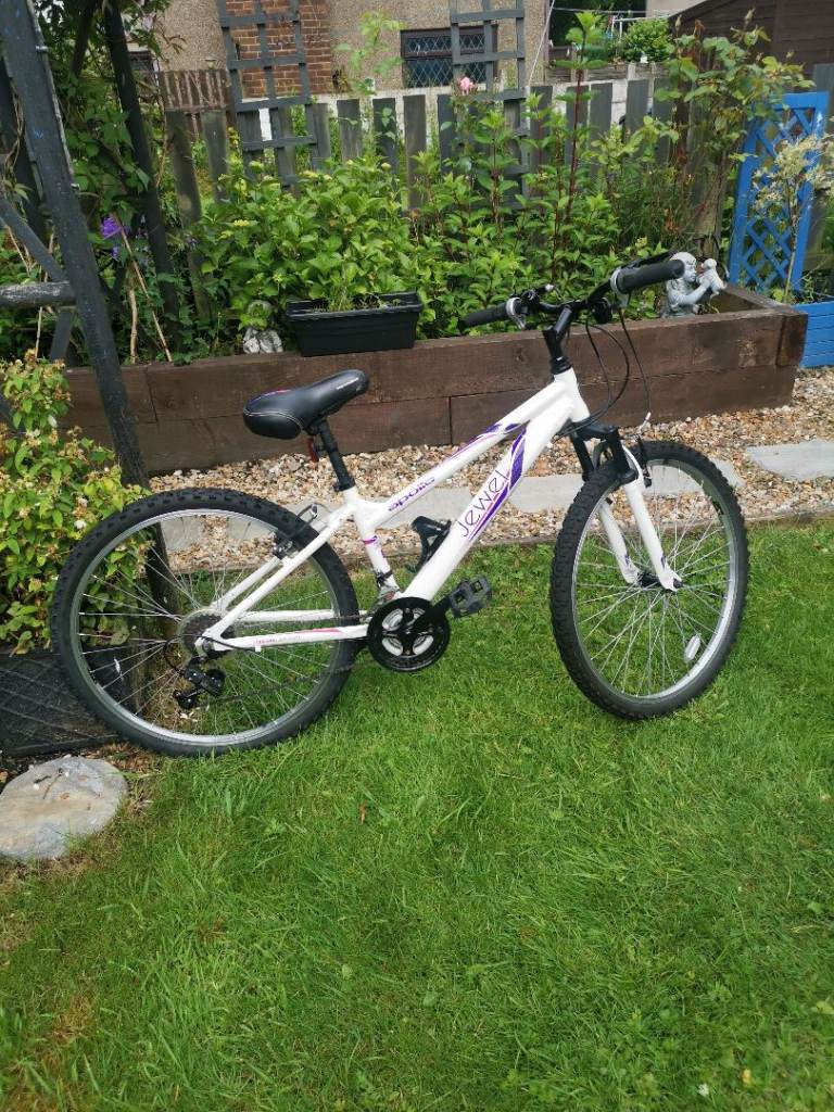 Apollo Jewel Mountain Bike – White, Good Condition