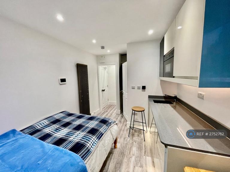1 bedroom in London, London, UB6 (#2752762)