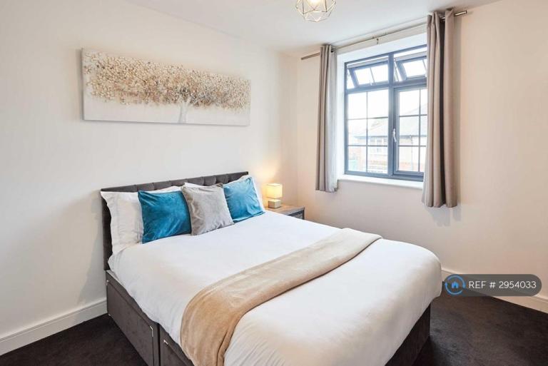 1 bedroom flat in Holland Street, Nottingham, NG7 (1 bed) (#2954033)