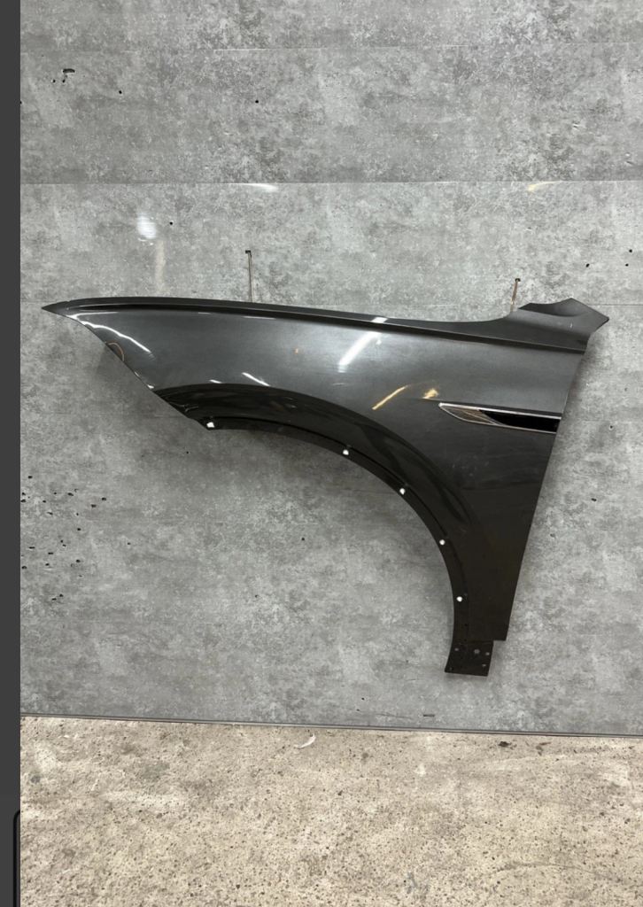 Volkswagen Touareg Wing Passenger Side 2018 - 2025
