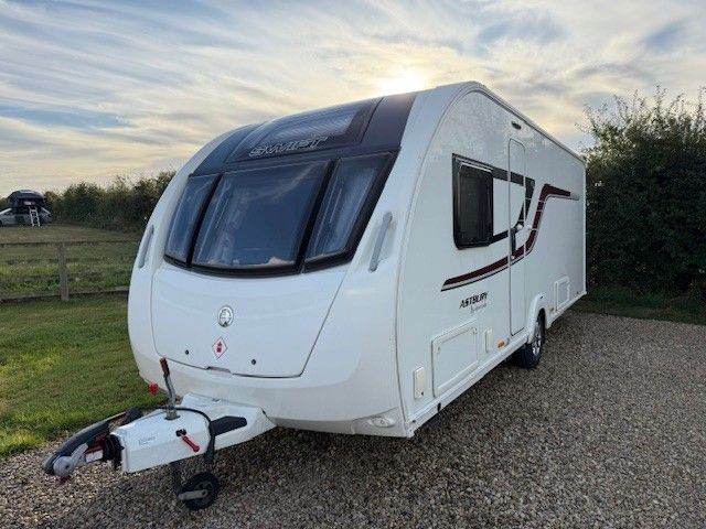 2017 SWIFT Astbury Major 4SB Caravan with Moto Mover 