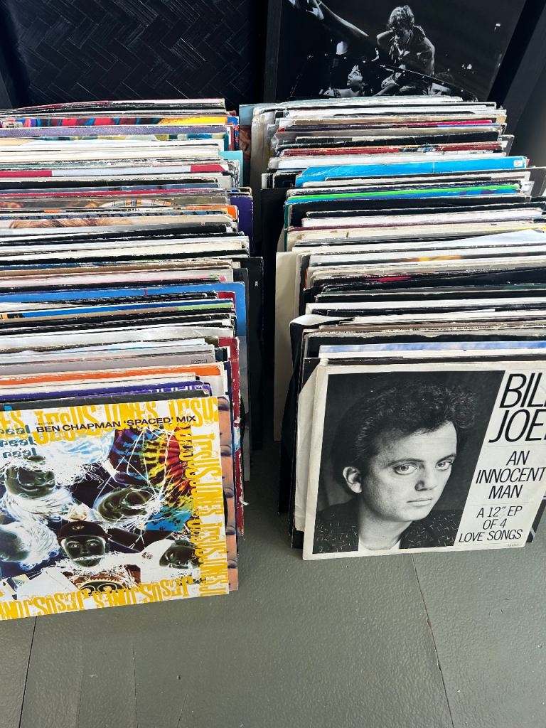 Job lot 265 vinyl records - pop rap indie dance chart etc 