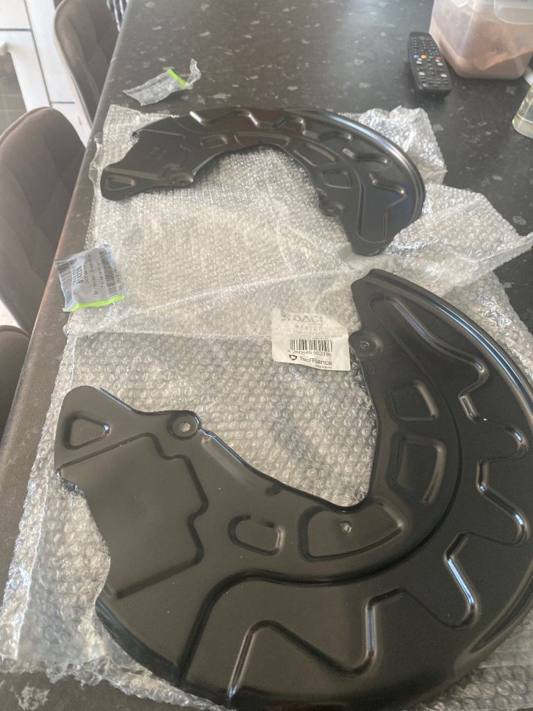 One pair of front dust covers 