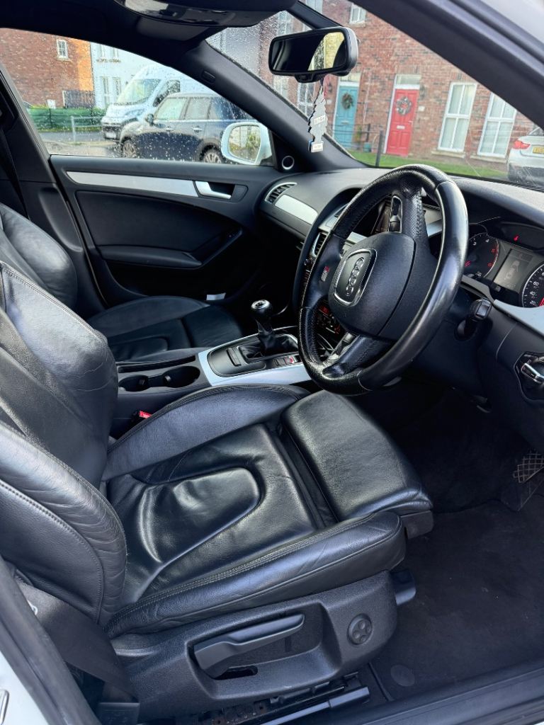 Audi, A4, Saloon, 2010, Manual, 1968 (cc), 4 doors