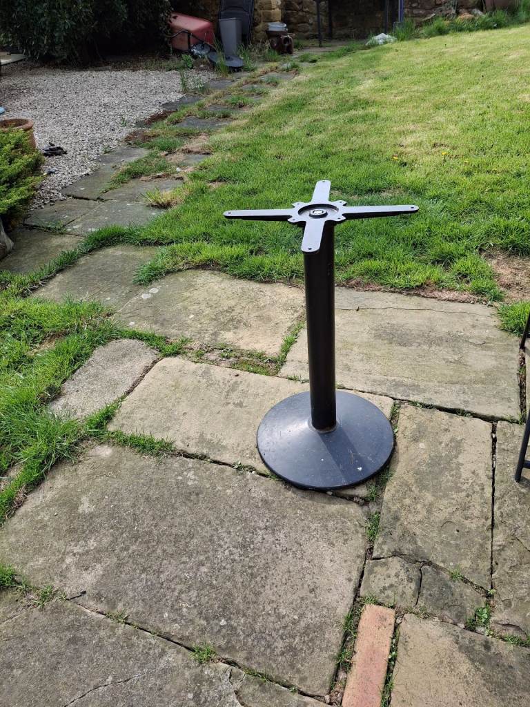 Bistro style heavy duty, cast iron round table base