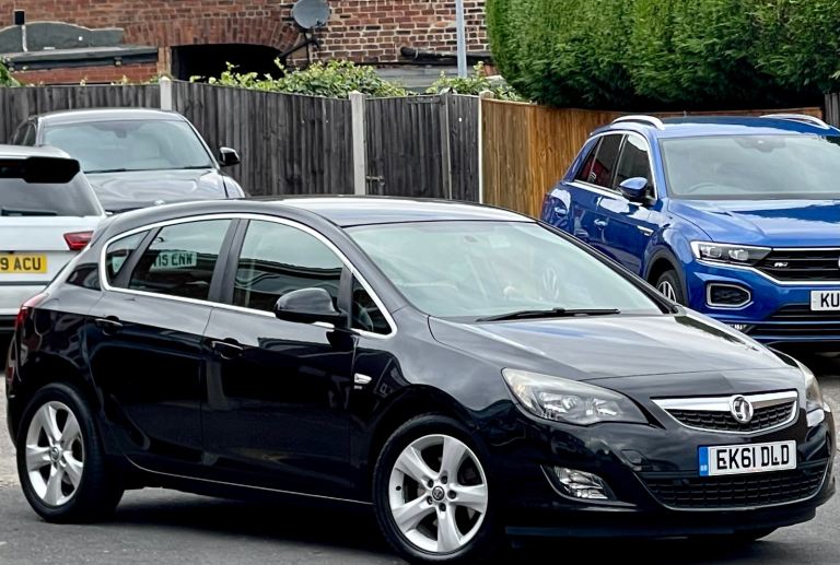 Vauxhall, ASTRA, Hatchback, 2011, Manual, 1956 (cc), 5 doors