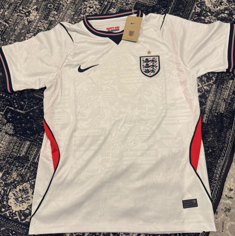England World Cup 2026 Shirt (Medium)