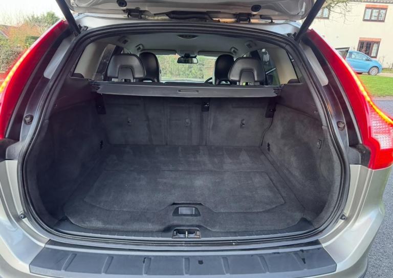 2013 VOLVO XC60 2.4 D5 SE LUX NAV AWD AUTO S/HISTORY CAMBELT DONE! LOVELY 4X4!