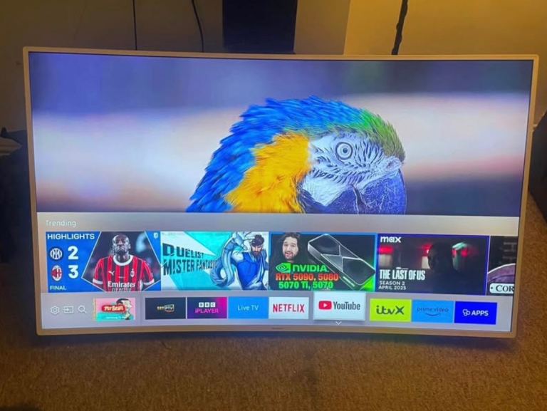 Samsung Curved 55inch Ultra HD 4K HDR Smart TV with Bluetooth